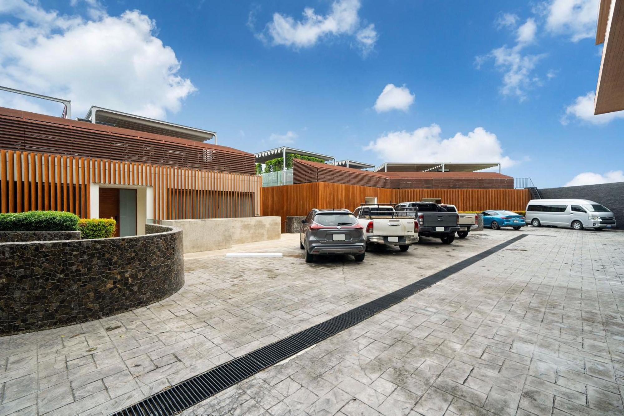 Ocean Bliss - Sapphire Bay 3br 812 With Terrace And Awe-inspiring Views Of Bay